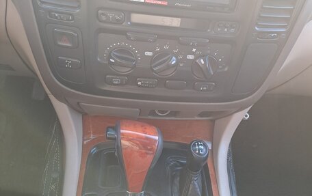 Toyota Land Cruiser 100 рестайлинг 2, 2001 год, 1 600 000 рублей, 8 фотография