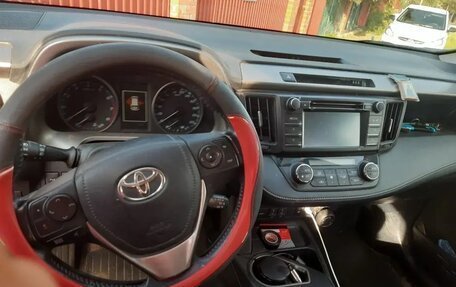Toyota RAV4, 2015 год, 2 350 000 рублей, 5 фотография