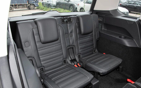 Volkswagen Touran III, 2024 год, 2 350 000 рублей, 7 фотография