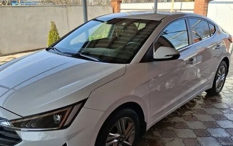 Hyundai Elantra VI рестайлинг, 2019 год, 1 700 000 рублей, 2 фотография