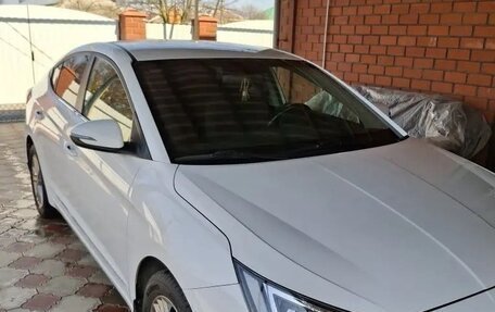 Hyundai Elantra VI рестайлинг, 2019 год, 1 700 000 рублей, 10 фотография