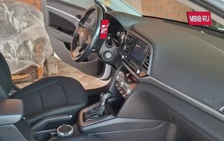 Hyundai Elantra VI рестайлинг, 2019 год, 1 700 000 рублей, 7 фотография