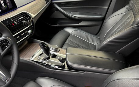 BMW 5 серия, 2019 год, 4 650 000 рублей, 11 фотография