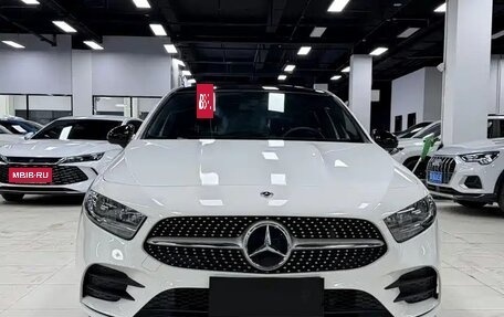 Mercedes-Benz A-Класс, 2022 год, 2 100 000 рублей, 2 фотография