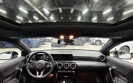 Mercedes-Benz A-Класс, 2022 год, 2 100 000 рублей, 10 фотография