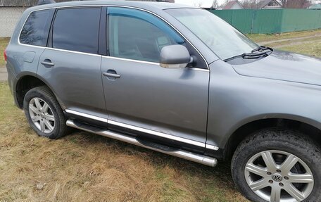 Volkswagen Touareg III, 2003 год, 800 000 рублей, 2 фотография