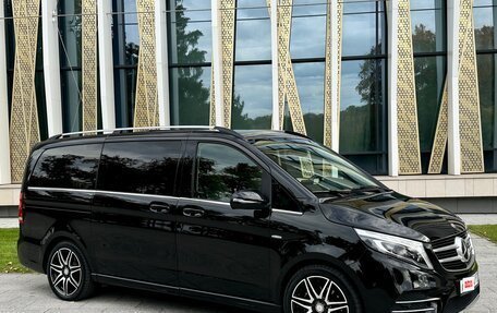 Mercedes-Benz V-Класс, 2017 год, 3 990 000 рублей, 7 фотография