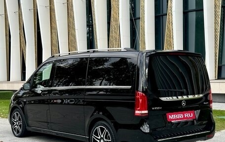 Mercedes-Benz V-Класс, 2017 год, 3 990 000 рублей, 5 фотография