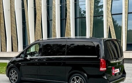 Mercedes-Benz V-Класс, 2017 год, 3 990 000 рублей, 4 фотография