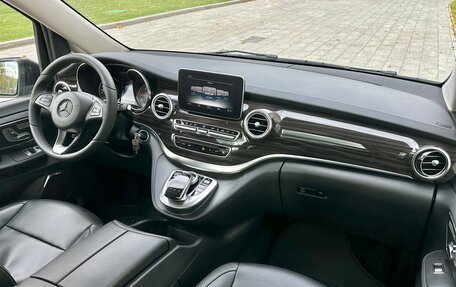 Mercedes-Benz V-Класс, 2017 год, 3 990 000 рублей, 15 фотография