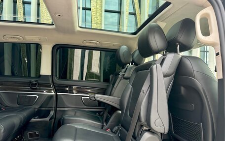 Mercedes-Benz V-Класс, 2017 год, 3 990 000 рублей, 23 фотография