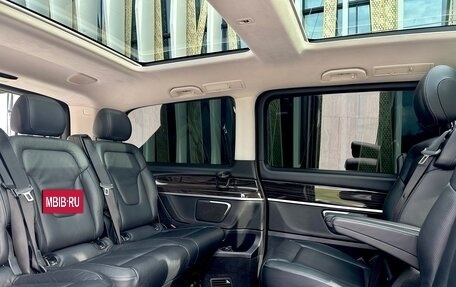 Mercedes-Benz V-Класс, 2017 год, 3 990 000 рублей, 24 фотография