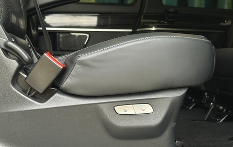 Mercedes-Benz V-Класс, 2017 год, 3 990 000 рублей, 30 фотография