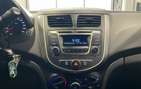 Hyundai Solaris II рестайлинг, 2015 год, 1 033 000 рублей, 15 фотография