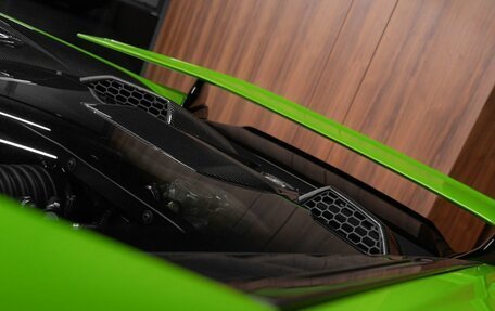 Lamborghini Huracán, 2024 год, 36 700 000 рублей, 19 фотография