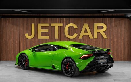 Lamborghini Huracán, 2024 год, 36 700 000 рублей, 17 фотография