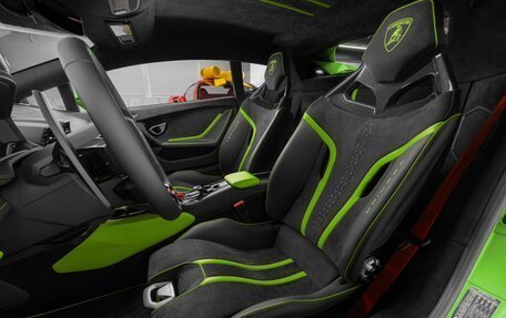 Lamborghini Huracán, 2024 год, 36 700 000 рублей, 24 фотография