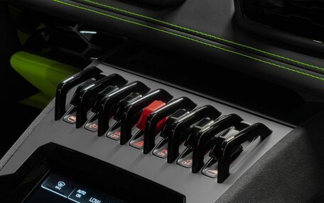 Lamborghini Huracán, 2024 год, 36 700 000 рублей, 31 фотография