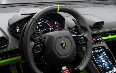 Lamborghini Huracán, 2024 год, 36 700 000 рублей, 28 фотография