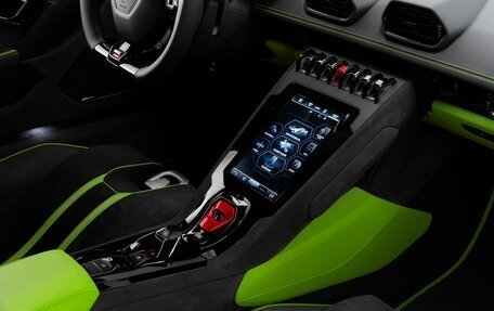 Lamborghini Huracán, 2024 год, 36 700 000 рублей, 36 фотография