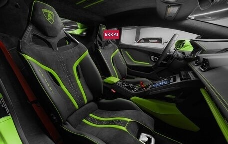 Lamborghini Huracán, 2024 год, 36 700 000 рублей, 34 фотография