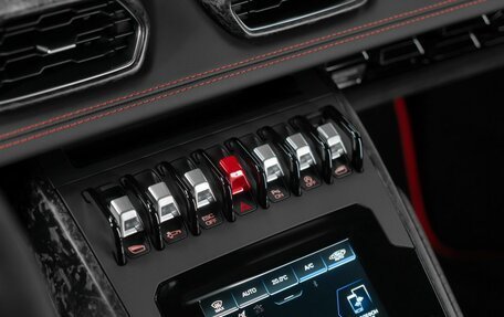 Lamborghini Huracán, 2020 год, 25 700 000 рублей, 26 фотография