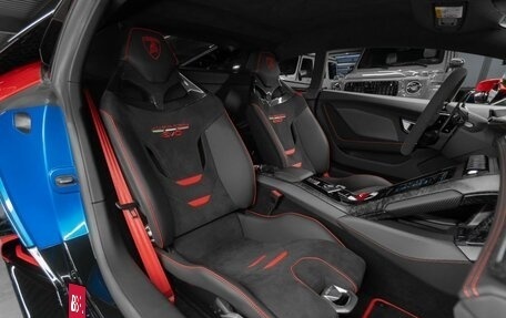 Lamborghini Huracán, 2020 год, 25 700 000 рублей, 29 фотография