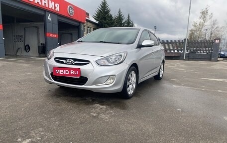 Hyundai Solaris II рестайлинг, 2011 год, 795 000 рублей, 1 фотография