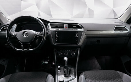 Volkswagen Tiguan II, 2019 год, 2 250 000 рублей, 3 фотография