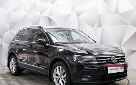 Volkswagen Tiguan II, 2019 год, 2 250 000 рублей, 2 фотография