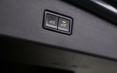 Volkswagen Tiguan II, 2019 год, 2 250 000 рублей, 9 фотография