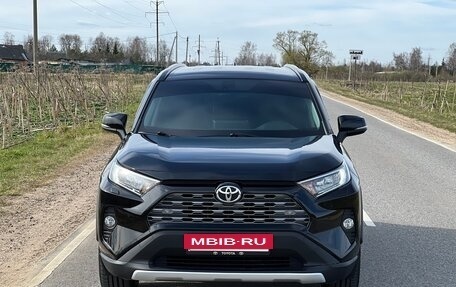 Toyota RAV4, 2020 год, 3 350 000 рублей, 2 фотография