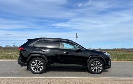 Toyota RAV4, 2020 год, 3 350 000 рублей, 4 фотография
