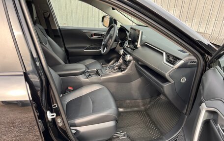 Toyota RAV4, 2020 год, 3 350 000 рублей, 10 фотография