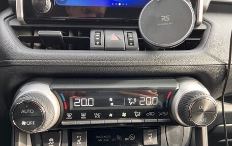 Toyota RAV4, 2020 год, 3 350 000 рублей, 17 фотография