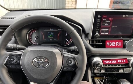 Toyota RAV4, 2020 год, 3 350 000 рублей, 14 фотография