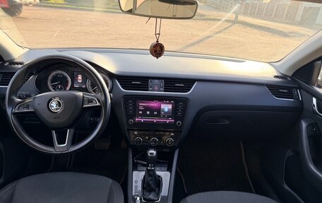 Skoda Octavia, 2018 год, 1 800 000 рублей, 14 фотография