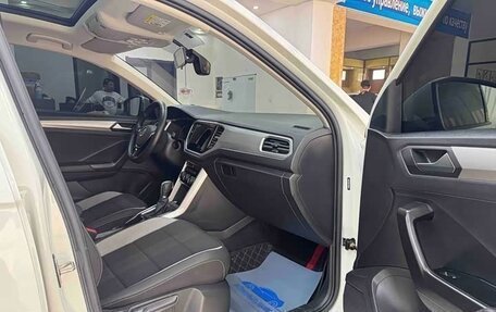 Volkswagen T-Roc I, 2022 год, 2 150 000 рублей, 5 фотография