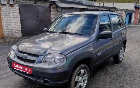 Chevrolet Niva I рестайлинг, 2016 год, 719 000 рублей, 3 фотография