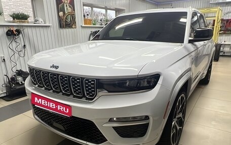 Jeep Grand Cherokee, 2022 год, 6 990 000 рублей, 3 фотография