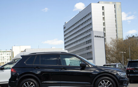 Volkswagen Tiguan II, 2019 год, 1 968 000 рублей, 3 фотография