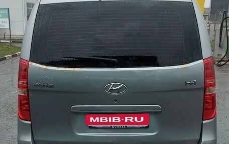 Hyundai H-1 II рестайлинг, 2010 год, 1 225 000 рублей, 4 фотография