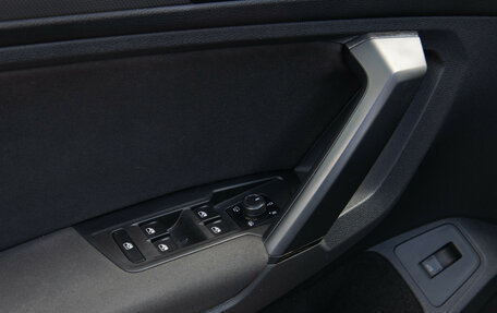 Volkswagen Tiguan II, 2019 год, 1 968 000 рублей, 16 фотография