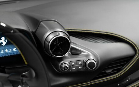 Ferrari F8, 2023 год, 36 700 000 рублей, 18 фотография