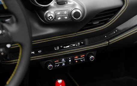 Ferrari F8, 2023 год, 36 700 000 рублей, 19 фотография