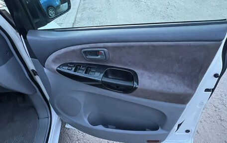 Toyota Estima III рестайлинг -2, 2001 год, 1 000 000 рублей, 12 фотография