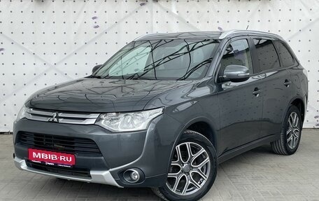 Mitsubishi Outlander III рестайлинг 3, 2014 год, 1 420 000 рублей, 1 фотография