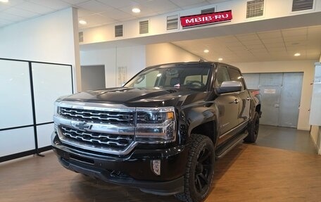 Chevrolet Silverado, 2018 год, 3 390 000 рублей, 1 фотография