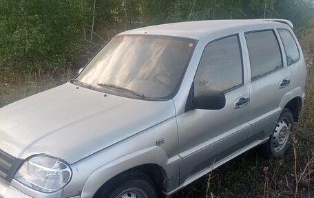 Chevrolet Niva I рестайлинг, 2004 год, 210 000 рублей, 3 фотография