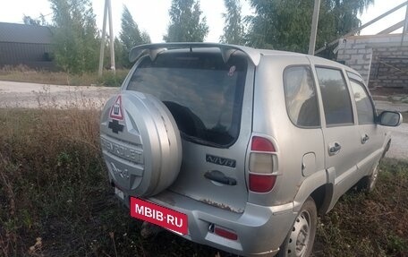 Chevrolet Niva I рестайлинг, 2004 год, 210 000 рублей, 2 фотография